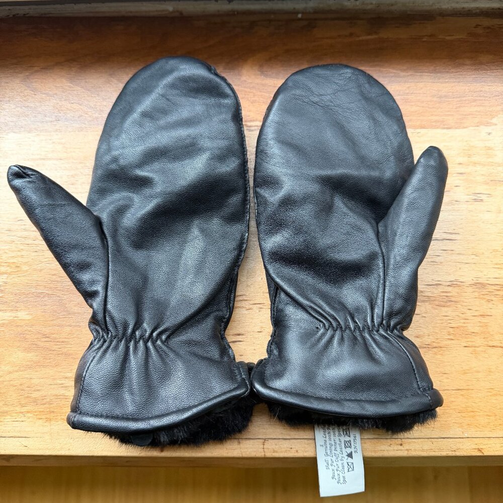 NWOT Fownes Aqua Women's Black Leather Mittens Faux Fur Lining Small